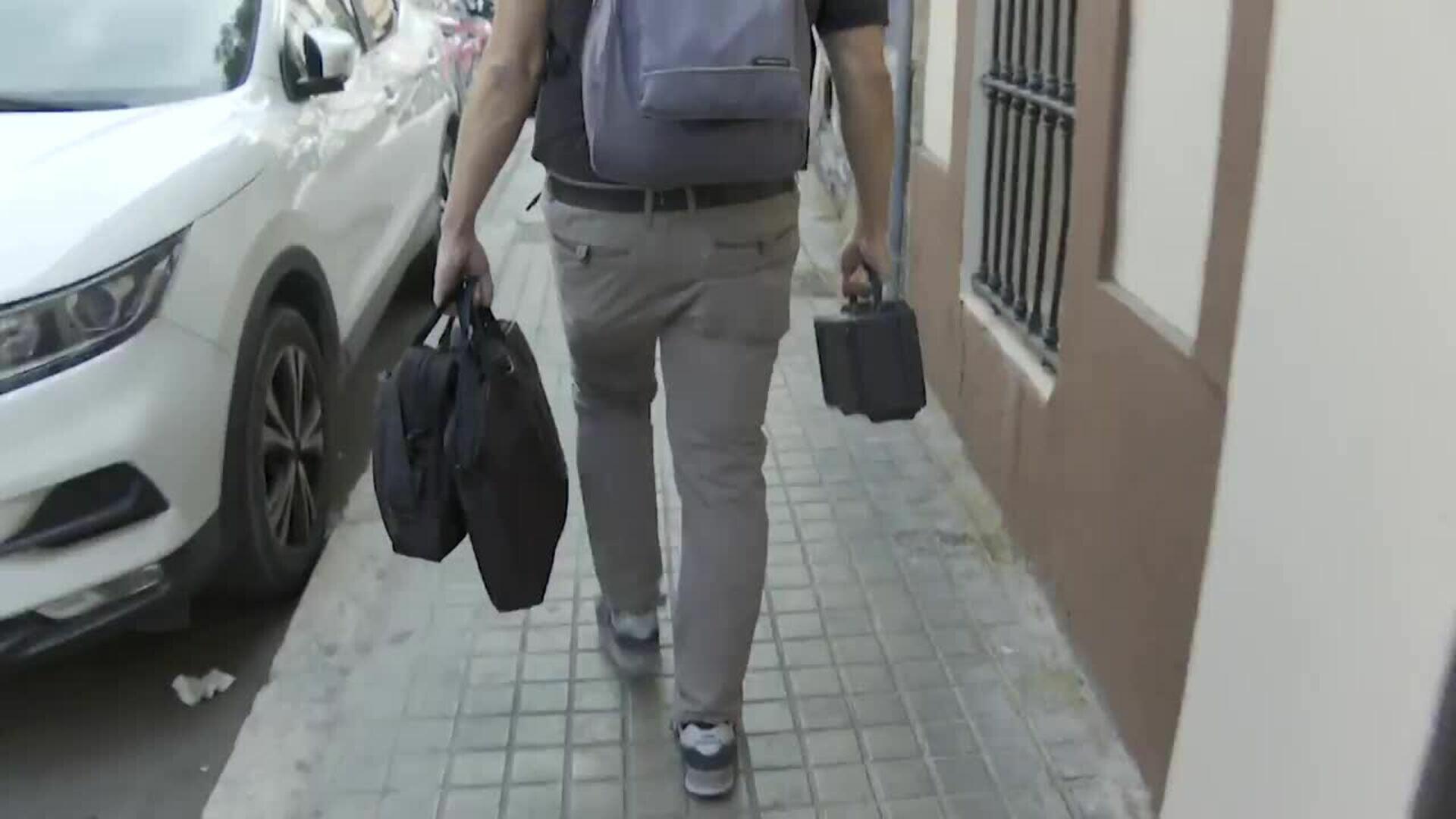 La UCO acaba el registro en la casa de Ábalos tras casi 10 horas de investigación