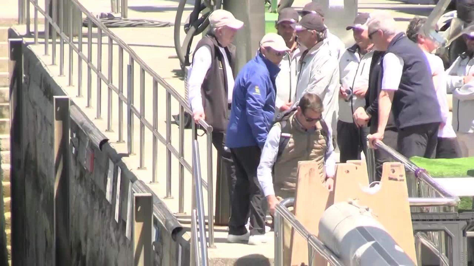 El Rey Juan Carlos disfruta de una mariscada en su visita más discreta a Sanxenxo