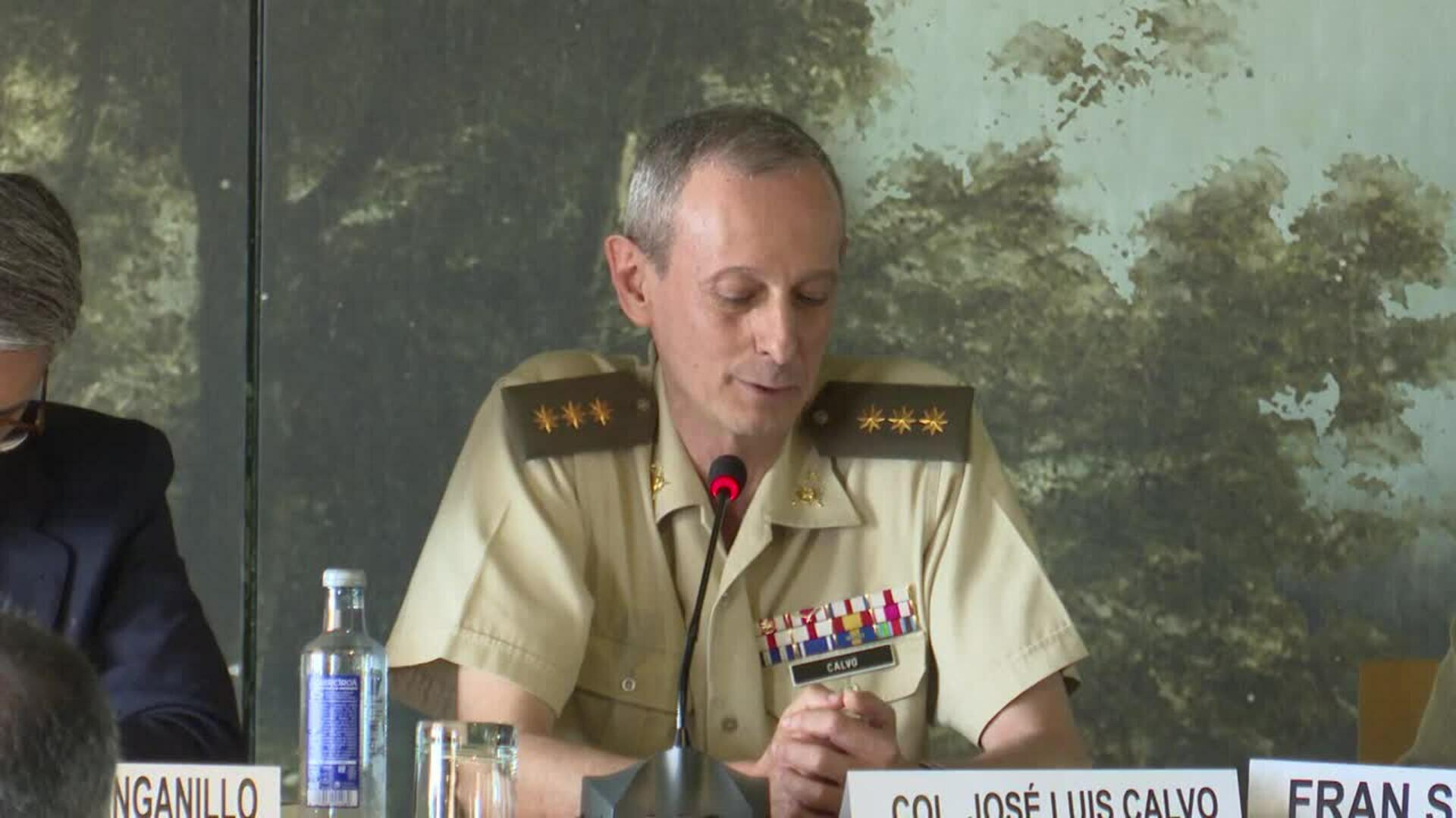 Militares y periodistas abogan por adaptarse a nuevas formas de comunicar