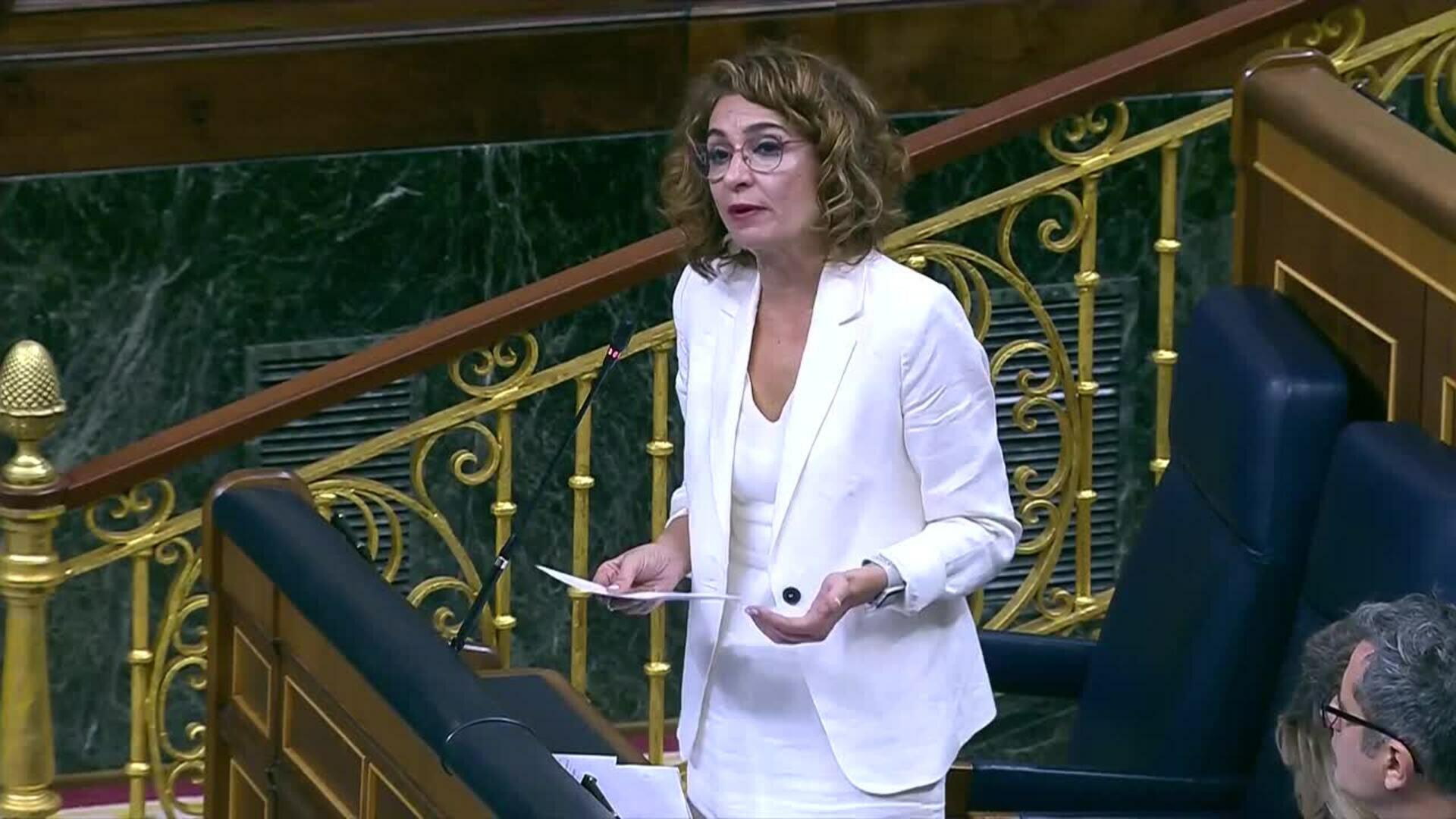 Montero se compromete con ERC a corregir la "dificultad" de ejecutar inversiones de ferrocarril