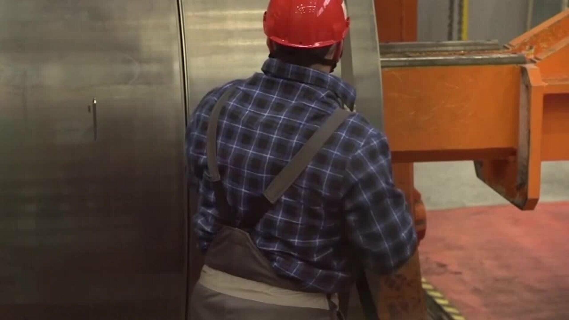 La producción industrial baja un 0,8% en mayo y suma dos meses en negativo