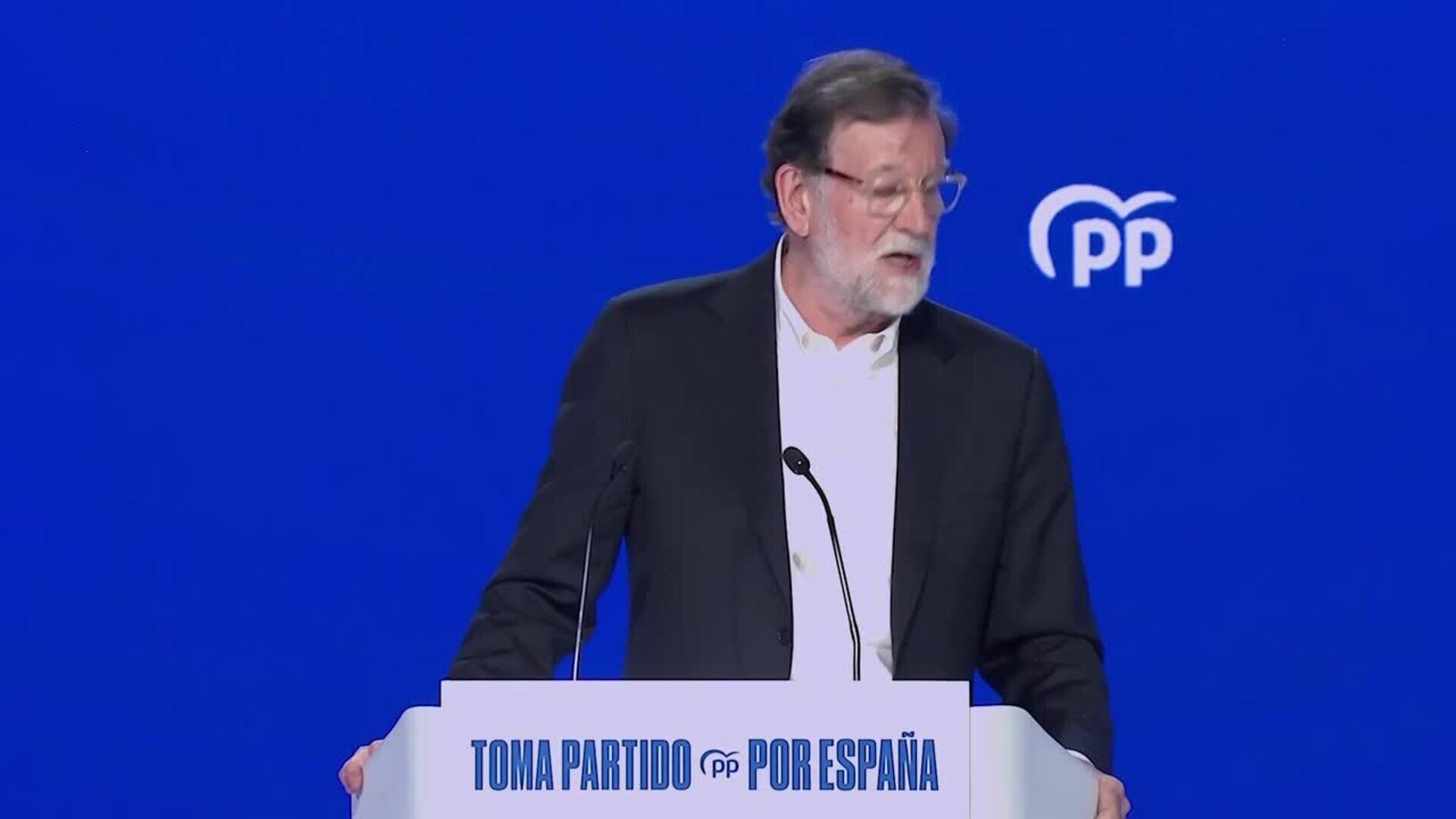 Rajoy dice que la legislatura de Sánchez "nunca debió arrancar" y le ve "sometido a chantaje"