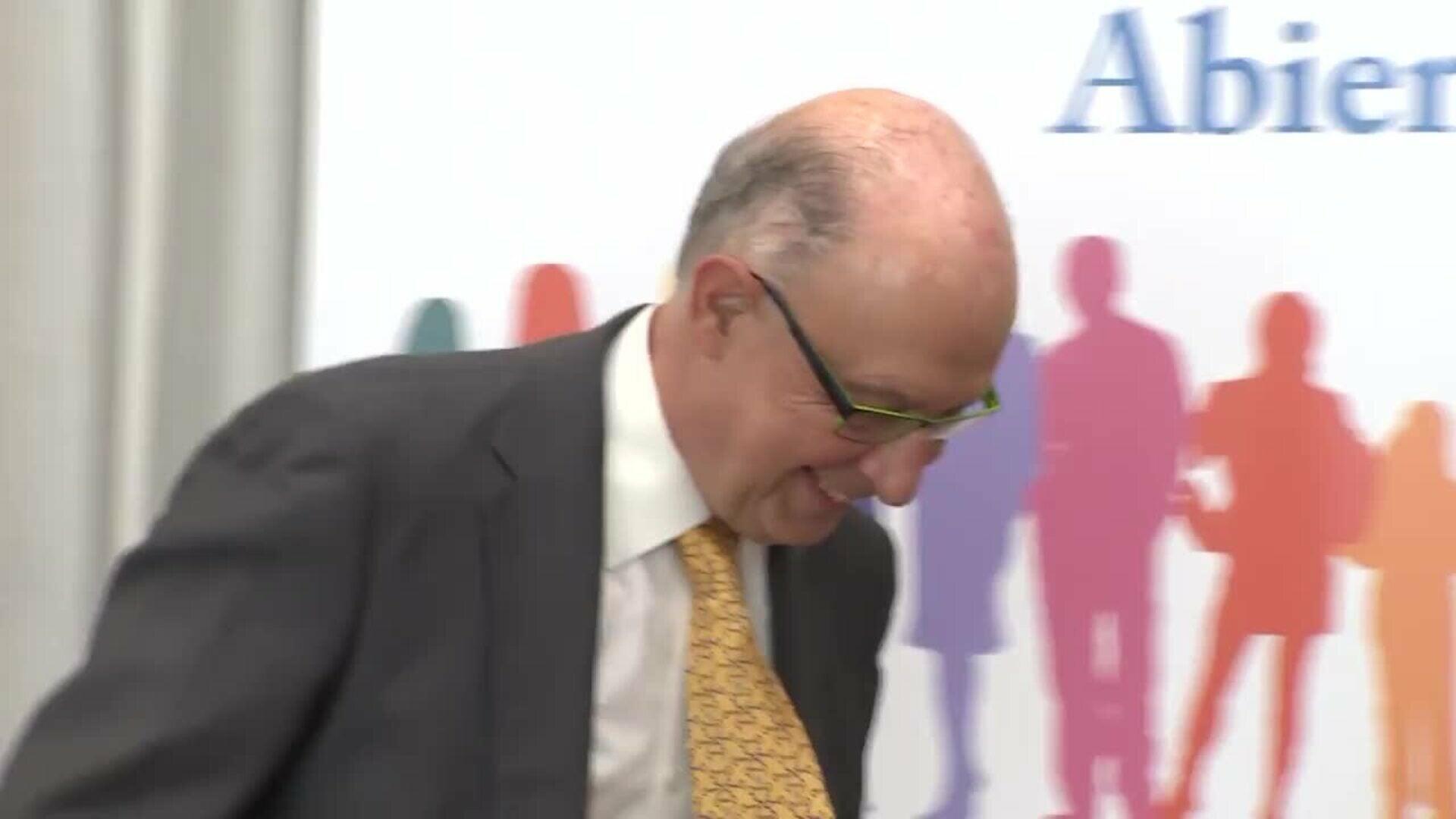 Imputado el exministro Montoro por presuntamente beneficiar a empresas gasísticas