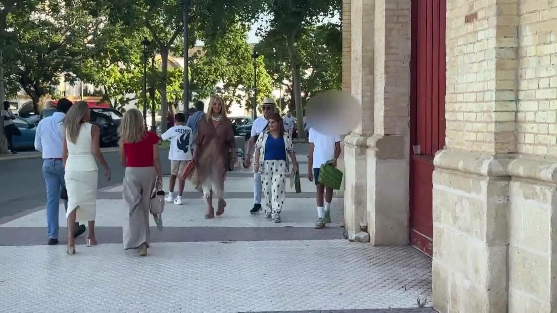 José Ortega Cano, tarde de toros en familia al margen de la polémica familiar