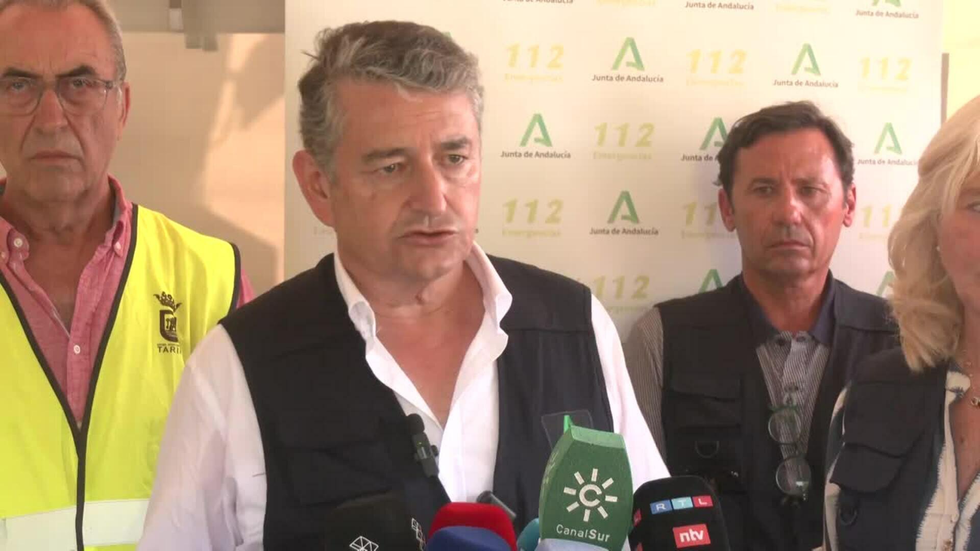 Autorizada la vuelta de los desalojados al darse por estabilizado el incendio de Tarifa (Cádiz)