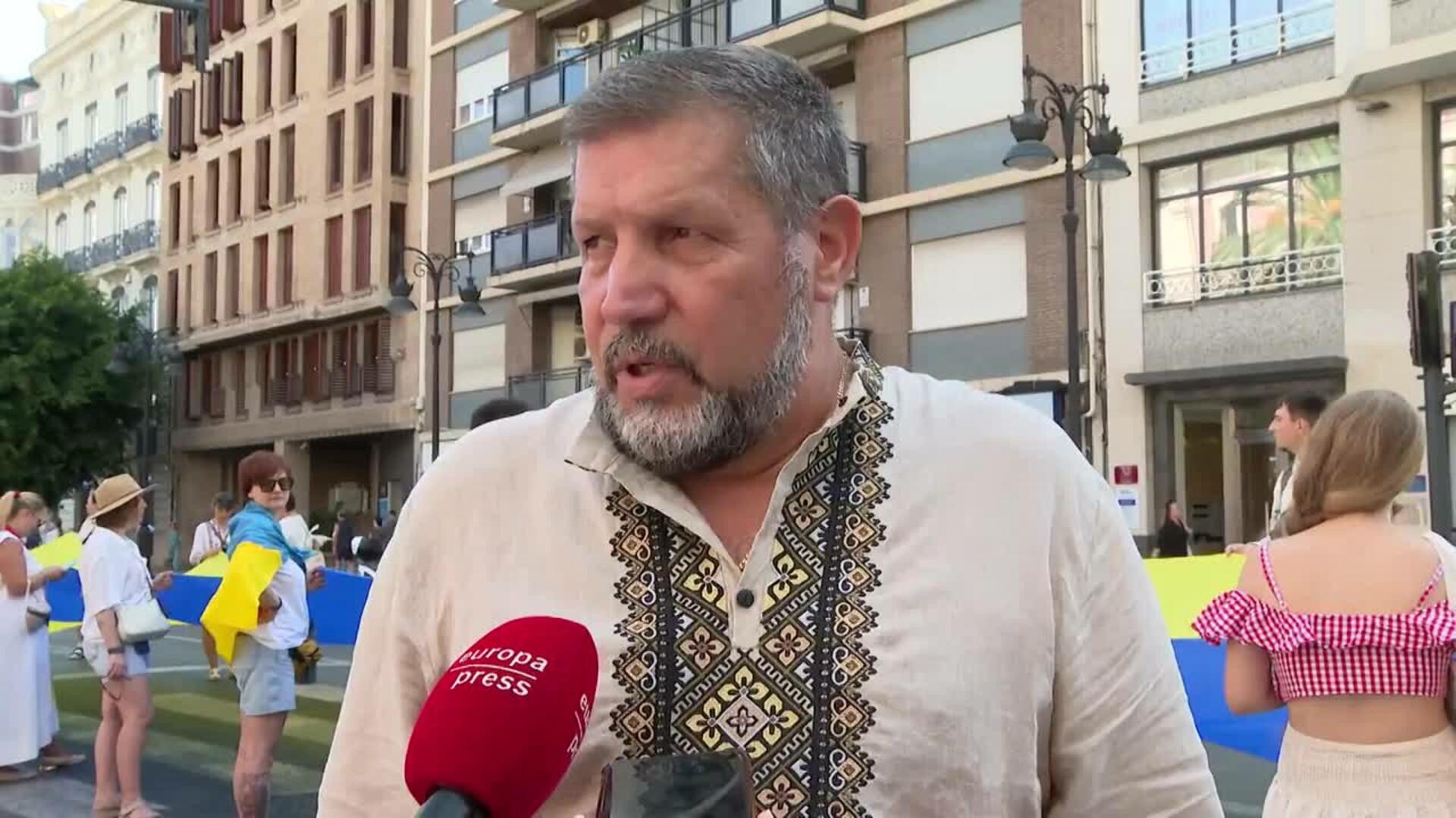 Cientos de personas recorren València y piden "más sanciones a Rusia" y más "apoyo mundial"