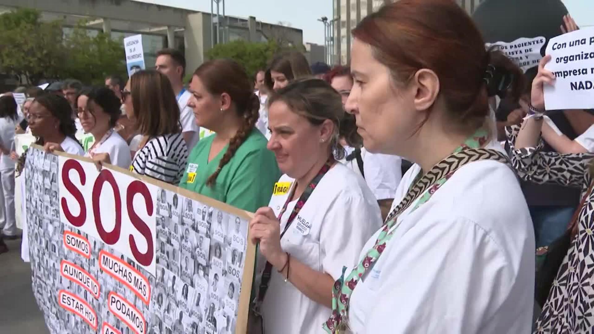 Trabajadores de La Paz se concentran durante huelga de 24H por "insostenible falta de personal"