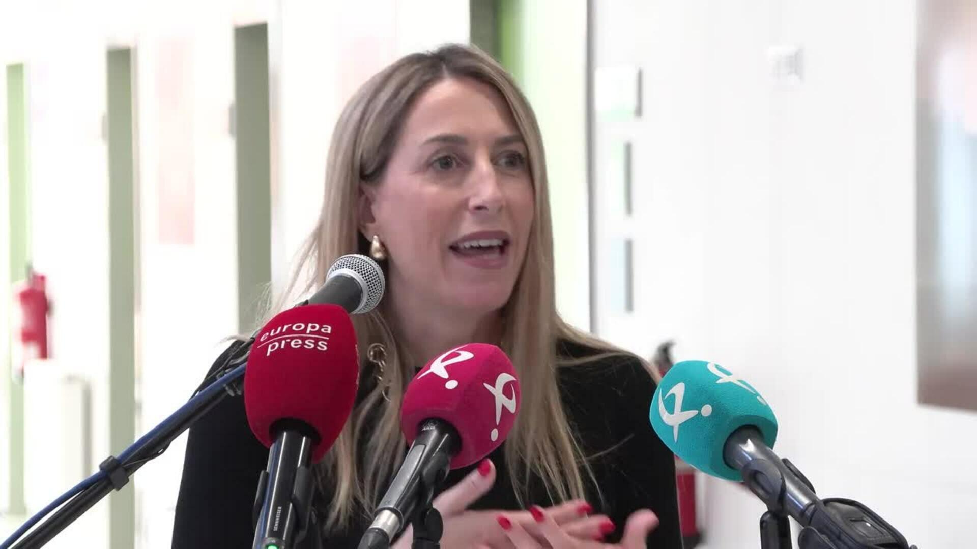 Guardiola pone el centro salud de Los Santos Maimona como "símbolo"de igualdad de oportunidades