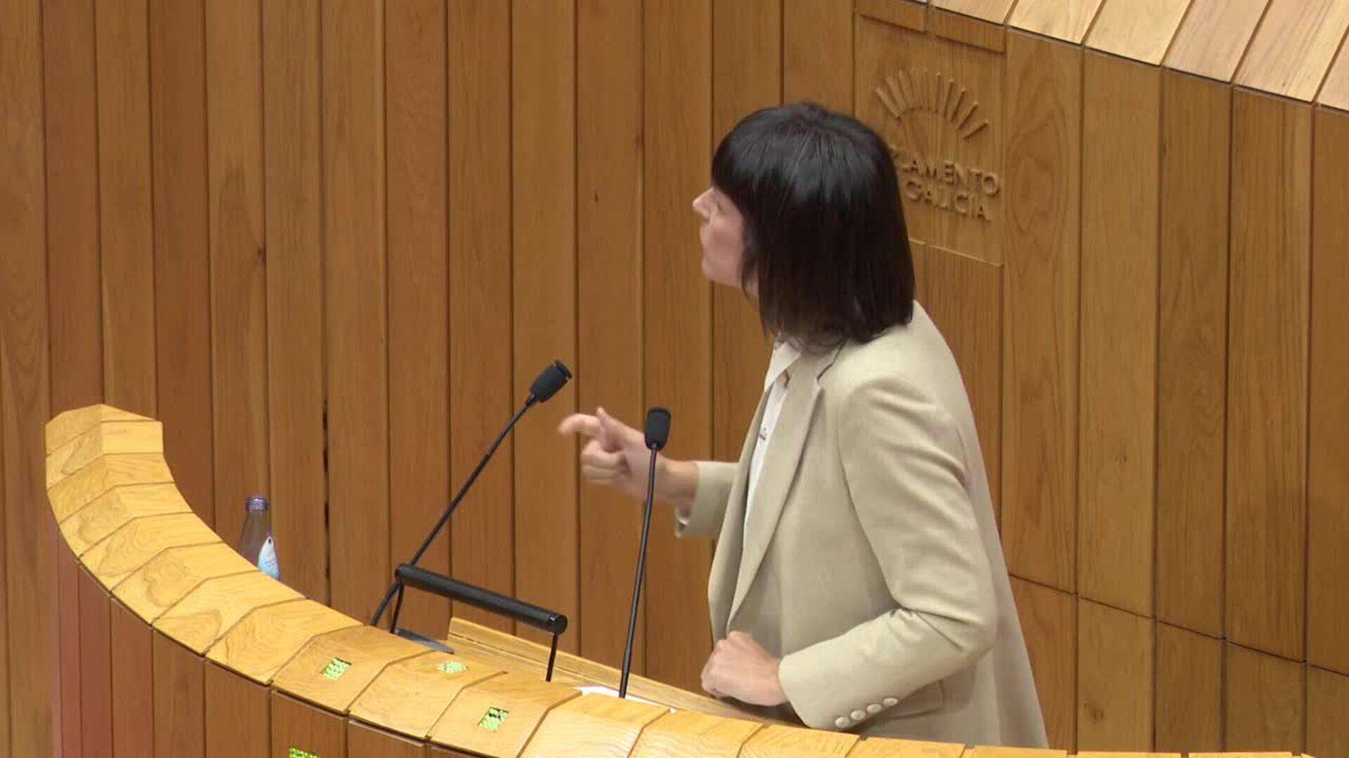 Pontón y Besteiro piden dimisión de Rueda por los fuegos: "Puso el chaleco de la incompetencia"