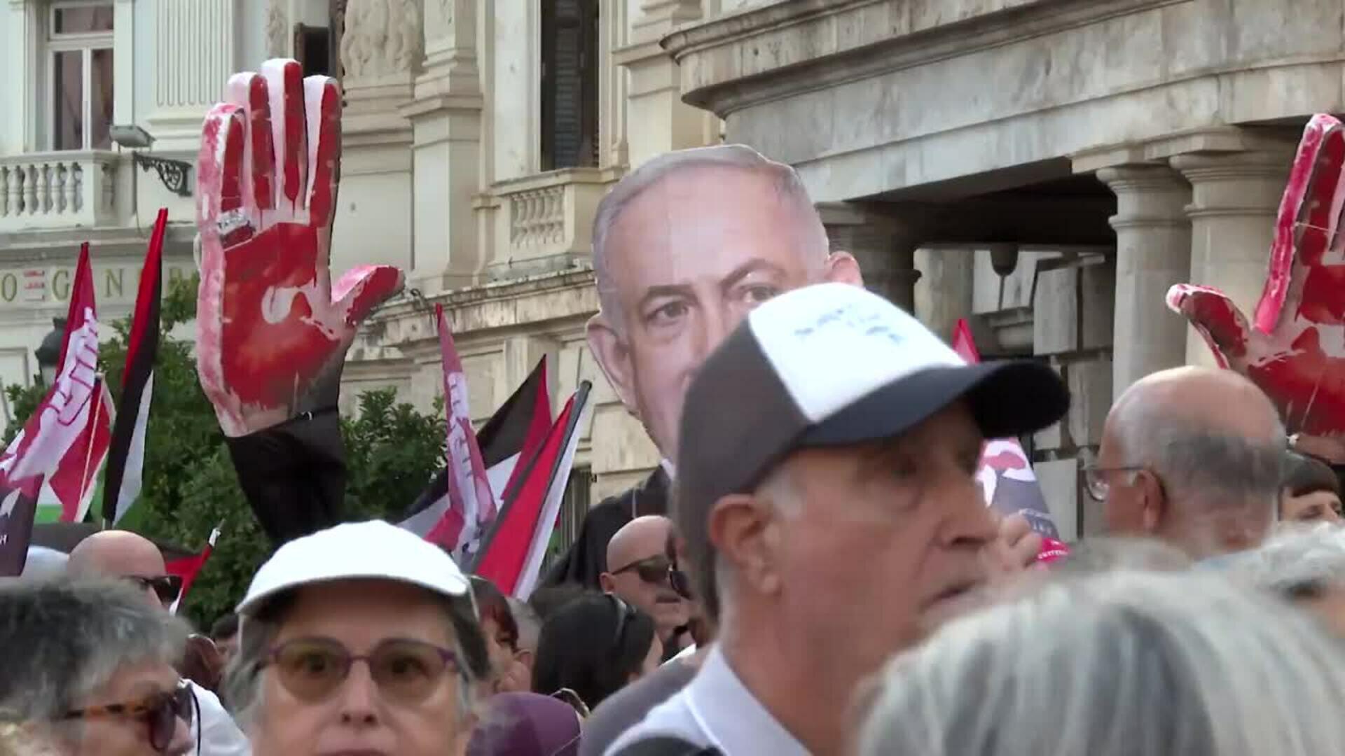 Una manifestación en València pide el embargo de armas a Israel y subraya que no "pararán"