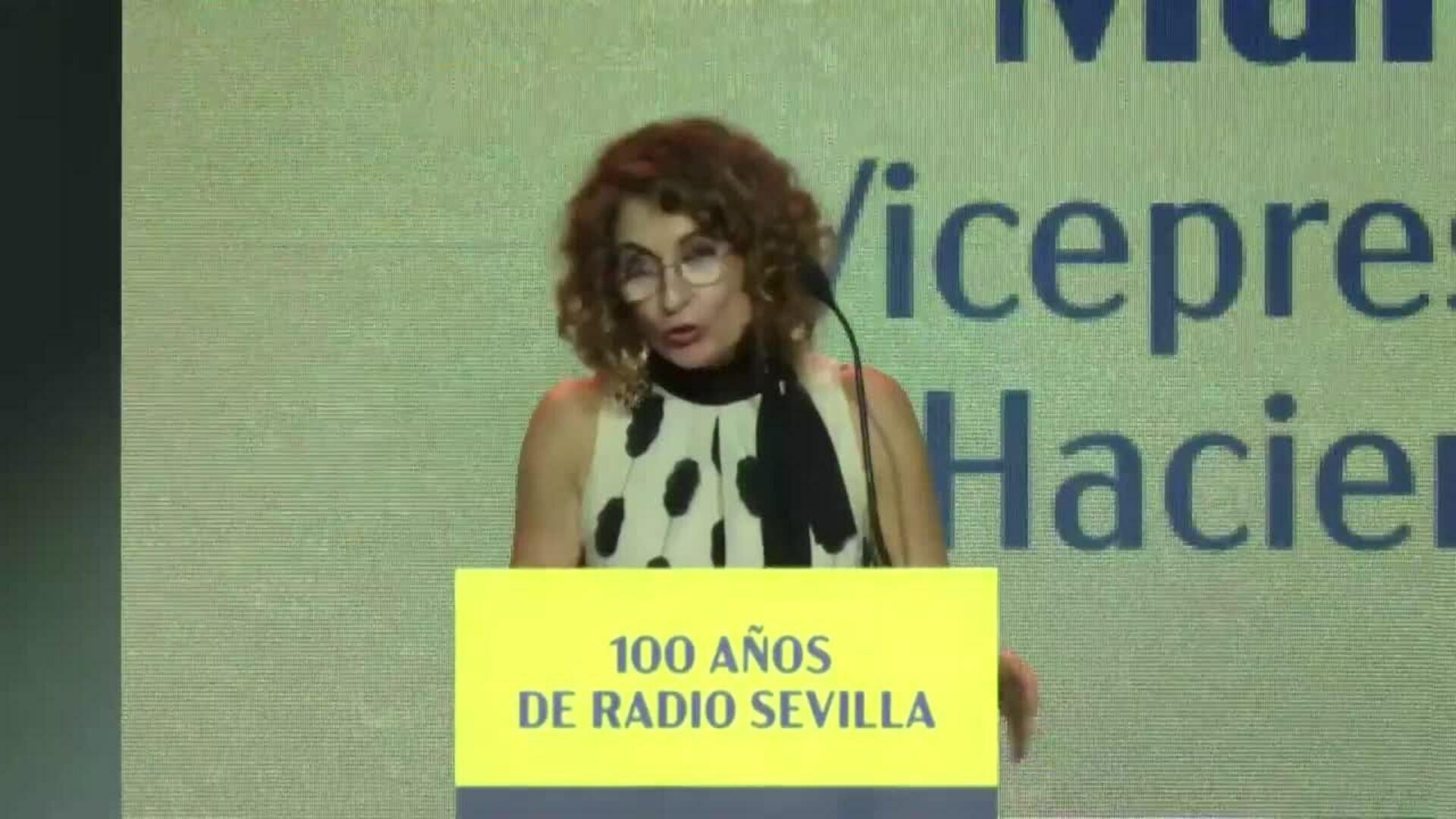 Montero lamenta que "el estereotipo andaluz continúa vigente en el menosprecio al acento"