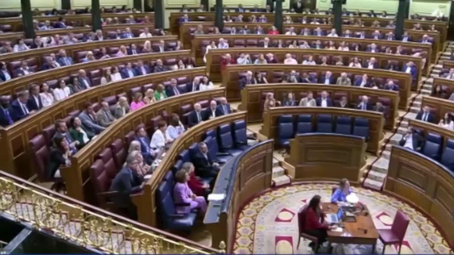 La ley de PSOE y Junts para traspasar la inmigración a Cataluña, abatida en el Congreso