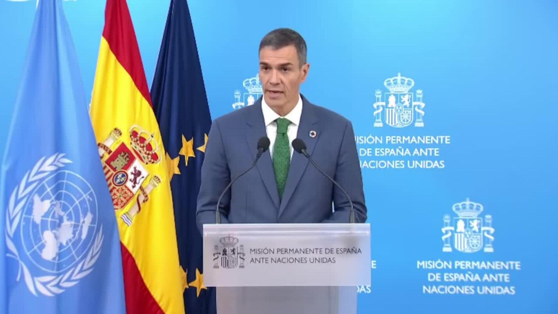 Sánchez anuncia el envío de un buque de la Armada para asistir a la flotilla