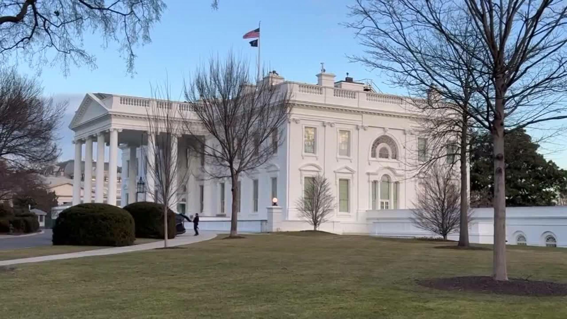 Trump anuncia una nueva batería de aranceles, incluido el 100% a los productos farmacéuticos