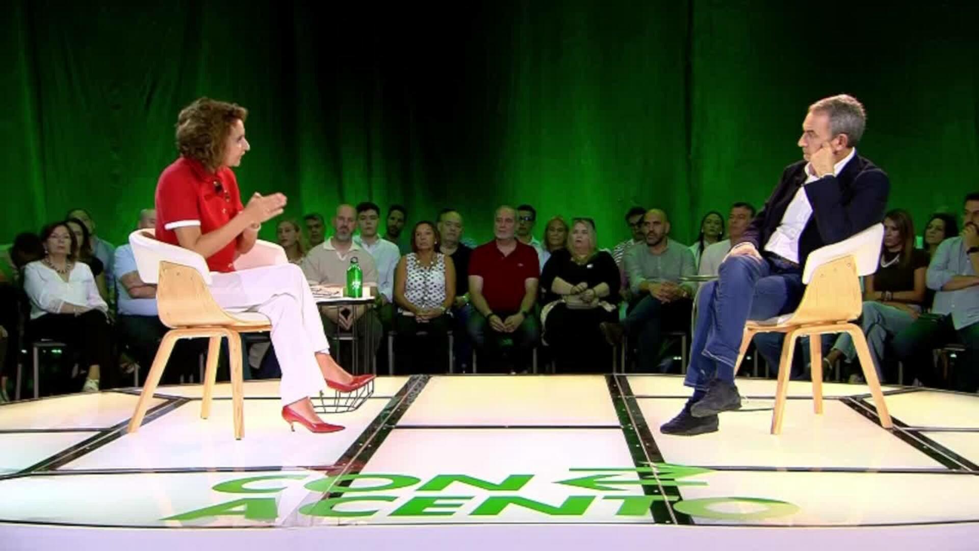 Montero afirma que "no vamos a consentir" que "nos quiten" el "orgullo" de la sanidad pública