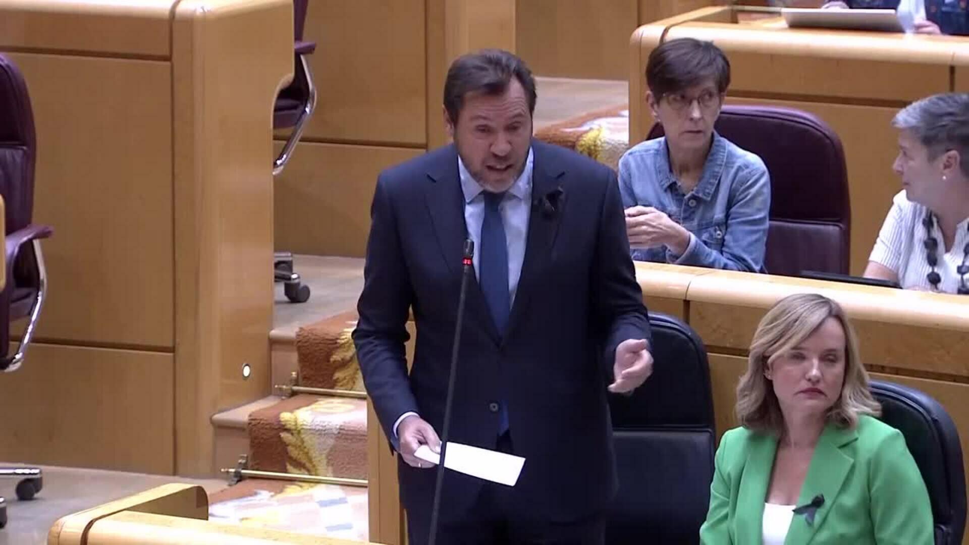 Puente insta a Ayuso a arreglar "en un pim pam pum" el "caos" que cree que hay en el metro