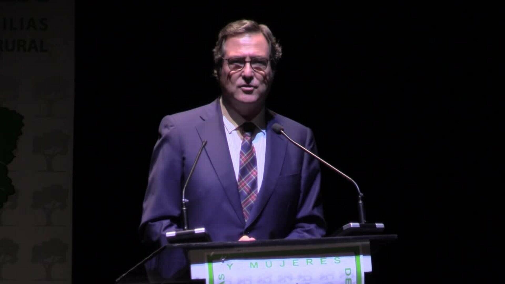 Garamendi defiende la igualdad constitucional de las comunidades autónomas