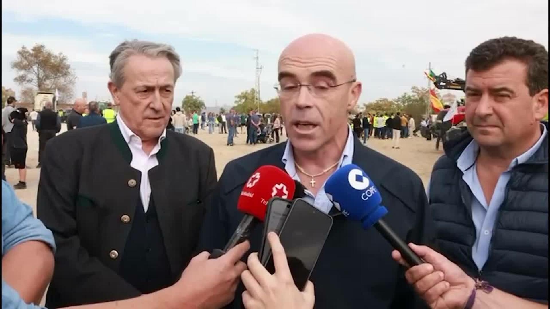 Buxadé (Vox) denuncia que políticas en Bruselas "firman el ataque al campo español"