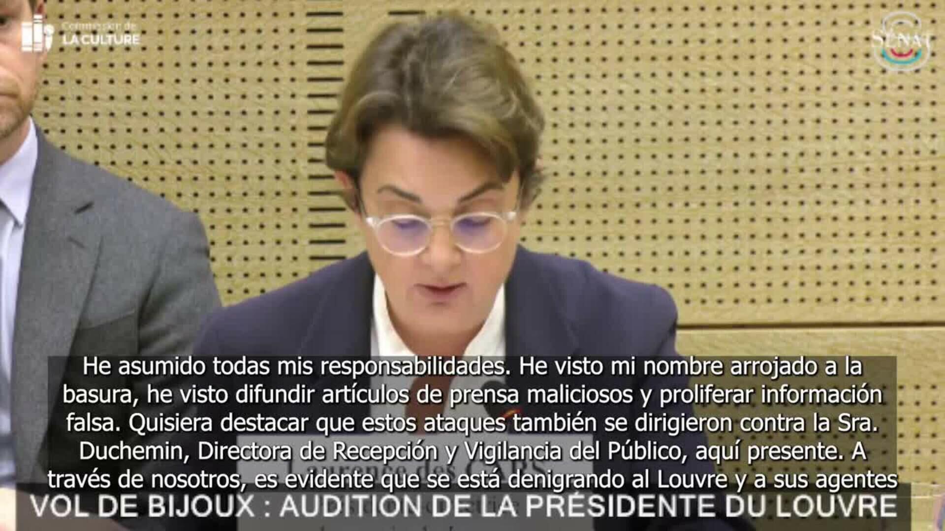 La presidenta y directora del Museo del Louvre asume su "responsabilidad" tras el robo