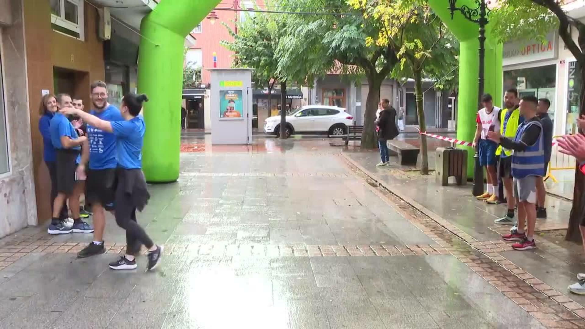 3.000 dorsales marchan por las calles de Barakaldo contra el cáncer de mama metastásico