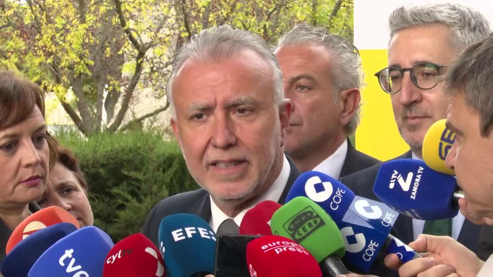 Ángel Víctor Torres admite la necesidad de "aportar medidas" en la España vaciada