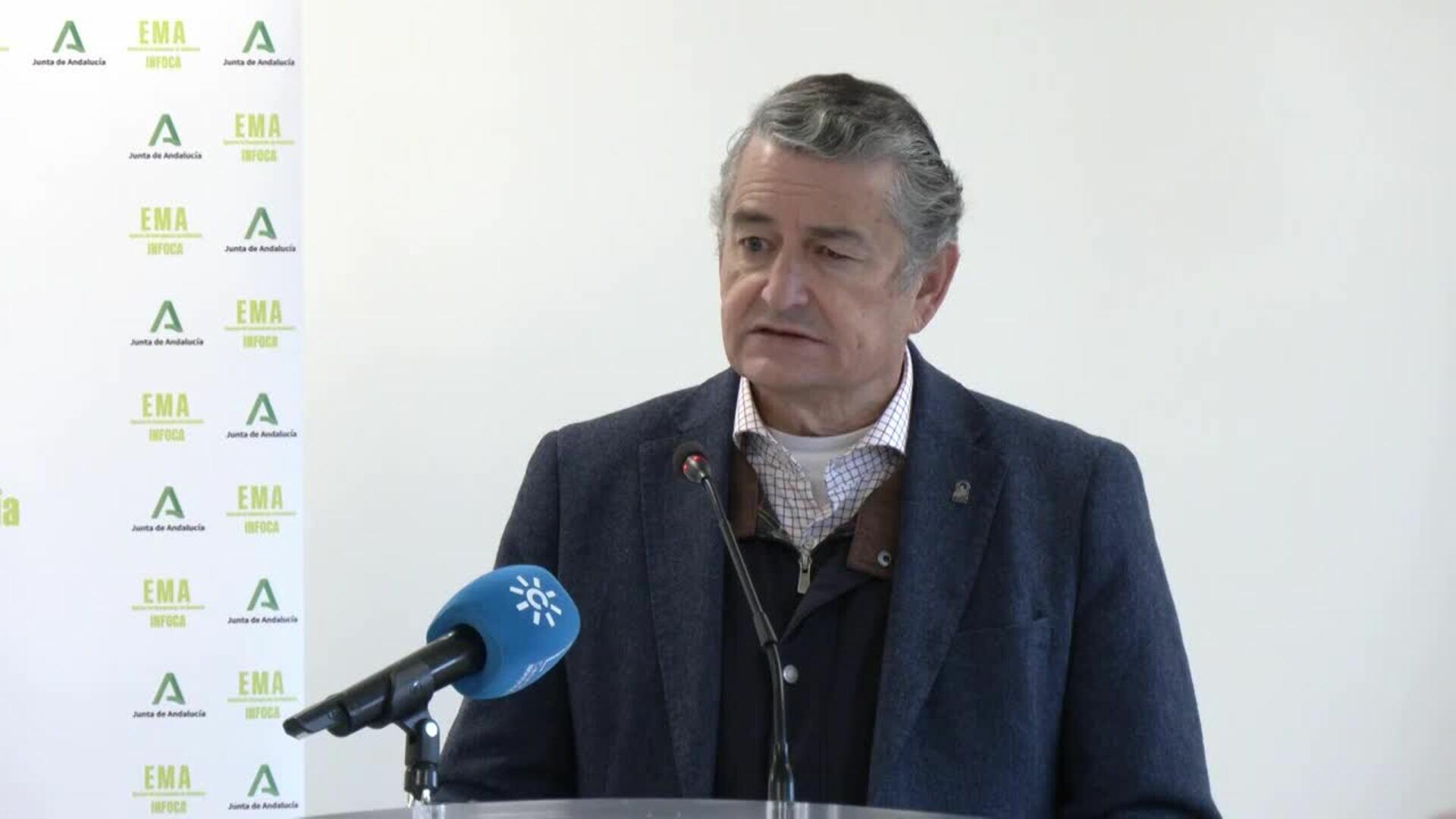 Antonio Sanz inaugura en El Pedroso un nuevo Centro de Defensa Forestal