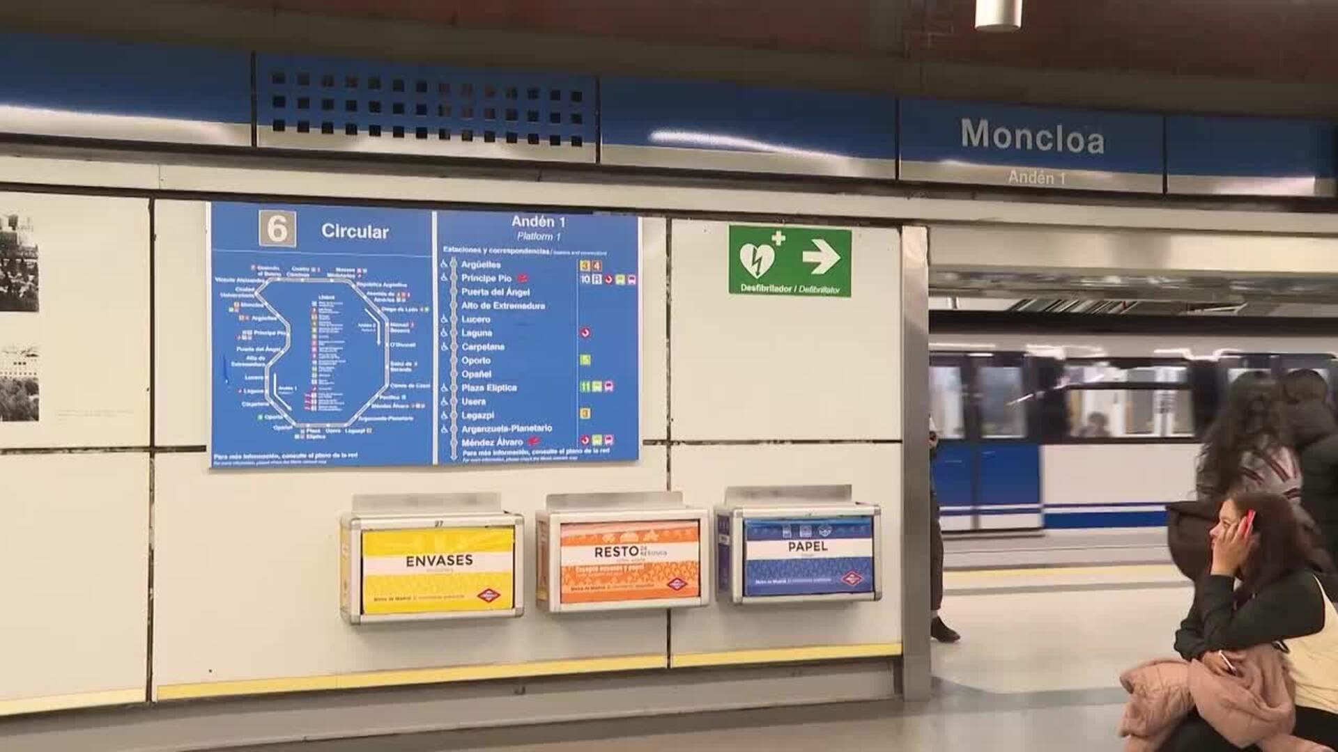 Usuarios del Metro de Madrid celebran la recuperación del servicio de la Línea 6 por completo