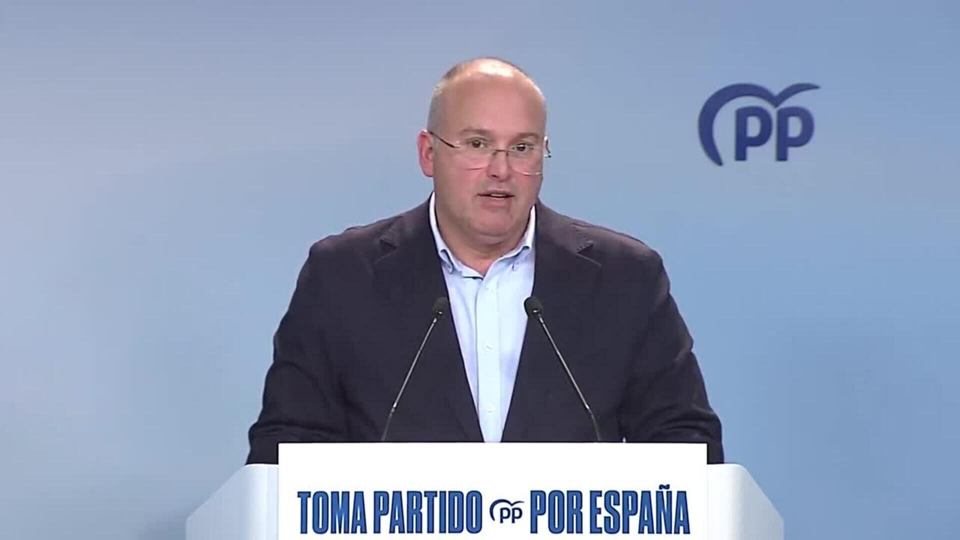 Tellado asegura que el PSOE es "un partido en el chasis"