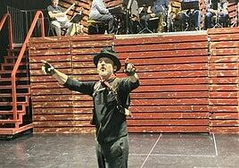 Mackie afila la navaja para el Pérez Galdós