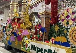 «La granja encantada» de HiperDino inunda de magia e ilusión las Cabalgatas de los Reyes Magos en Canarias