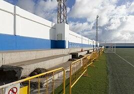 Marquesina en el campo de fútbol de Argana