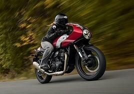 Nuevas Triumph Tracker 400 y Thruxton 400, esencia británica para el A2 en formato Flat track y Café Racer
