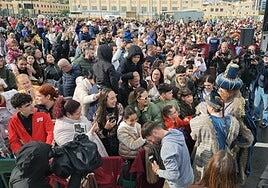 Ni la lluvia frena la ilusión en la llegada de los Reyes Magos a la capital