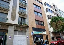 «Era una chica muy buena»: investigan si asesinó a su mujer y luego se suicidó