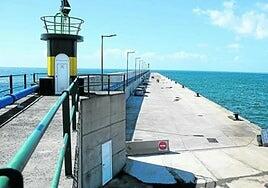 El muelle de Los Mármoles estrenará dos puestos de control y seguridad