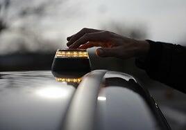 Baliza V16: habrá un periodo «razonable» de gracia en el que no se multará al que no la lleve