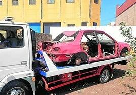 Puerto del Rosario, «un cementerio de coches abandonados»