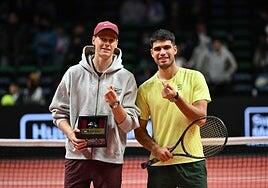 Alcaraz gana a Sinner un amistoso a 22.000 euros el minuto