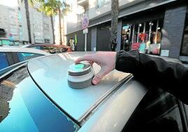 El PP en el Congreso pide a la DGT informes que acrediten la eficacia de la balizas V-16 para reducir la siniestralidad