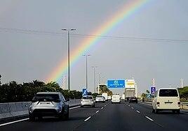 La cola del frente atlántico golpea Canarias en cuestión de horas y la Aemet enciende los avisos