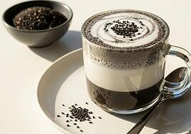 La bebida de moda de este año: ¿será el sésamo negro el nuevo matcha?