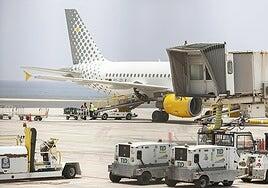 Guacimeta pierde peso nacional pese a los topes en viajeros y operaciones