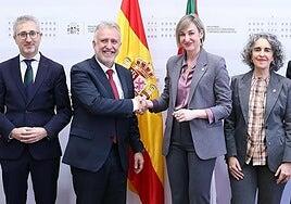 Los gobiernos vasco y central desbloquean sobre la bocina cinco nuevos traspasos a Euskadi