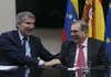 El choque entre el Albares y el PP por Venezuela calienta la cumbre Sánchez-Feijóo