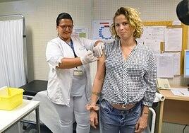 La circulación de la gripe pasa a nivel de riesgo bajo en Canarias, pero no da tregua a los hospitales