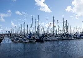 200 residentes en barcos-vivienda del Muelle Deportivo luchan contra su desahucio