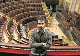 Vox explora su perfil obrero con Hache