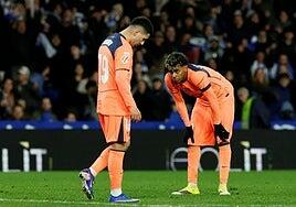 La Real frena al Barça con un triunfo heroico y polémico