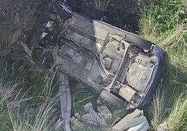 Un hombre en estado grave tras salirse de la vía y volcar su turismo en el polígono de Arinaga