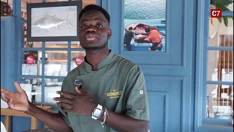 Konzo Diarra, un joven maliense que llegó a Gran Canaria en patera y hoy es segundo de cocina en el restaurante El Ronqueo